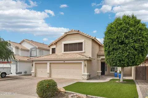 Exterior - 704 E Windsor Dr, Gilbert, AZ 85296 photo 3 of 8