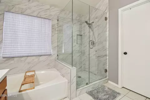 Bath - 704 E Windsor Dr, Gilbert, AZ 85296 photo 4 of 5
