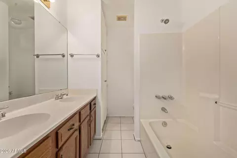 Bath - 9804 N 4th Ave, Phoenix, AZ 85021 photo 5 of 5