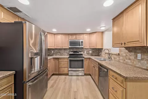 Kitchen - 9804 N 4th Ave, Phoenix, AZ 85021 photo 1 of 4