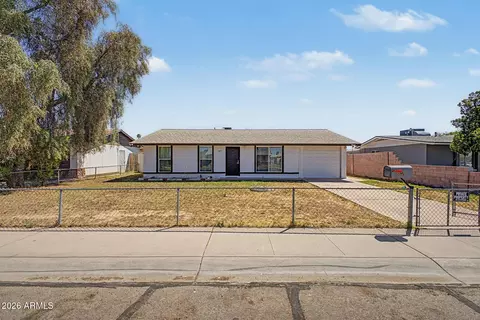 8827 W Heatherbrae Dr, Phoenix, AZ 85037