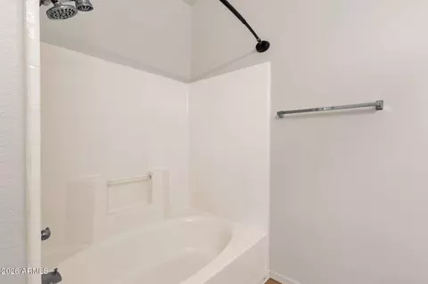 Bath - 1702 E Bell Rd #177, Phoenix, AZ 85022 photo 2 of 4