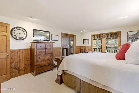 Bedroom - 2770 Apollo Cir, Overgaard, AZ 85933 photo 4 of 8