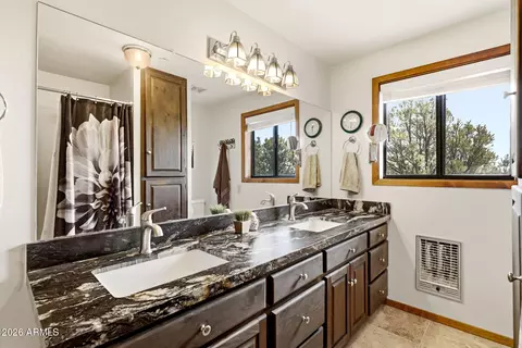 Bath - 2770 Apollo Cir, Overgaard, AZ 85933 photo 3 of 4