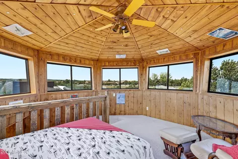 Bedroom - 2770 Apollo Cir, Overgaard, AZ 85933 photo 6 of 8
