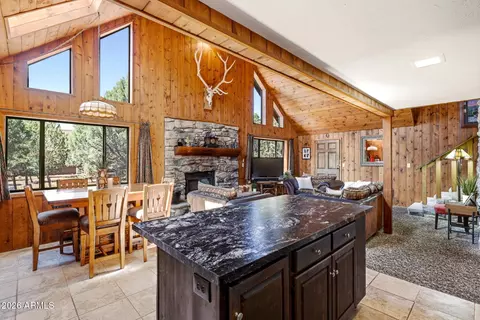 Kitchen - 2770 Apollo Cir, Overgaard, AZ 85933 photo 4 of 5