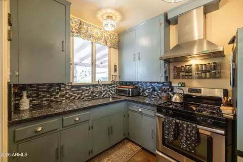 Kitchen - 1329 E Hubbell St, Phoenix, AZ 85006 photo 5 of 8