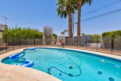 Exterior - 2810 E Cholla St, Phoenix, AZ 85028 photo 8 of 9