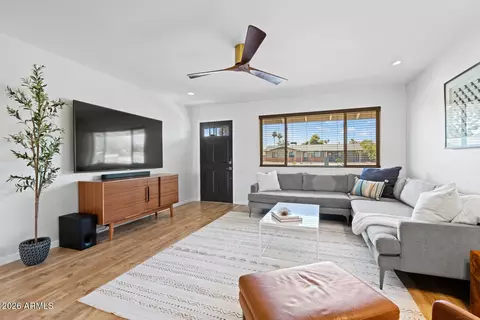 Living - 2810 E Cholla St, Phoenix, AZ 85028 photo 1 of 1