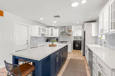 Kitchen - 2810 E Cholla St, Phoenix, AZ 85028 photo 2 of 4