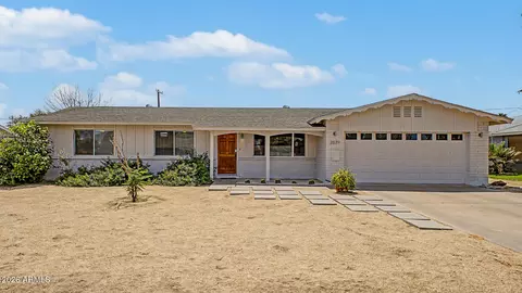 2839 E Shangri La Rd, Phoenix, AZ 85028