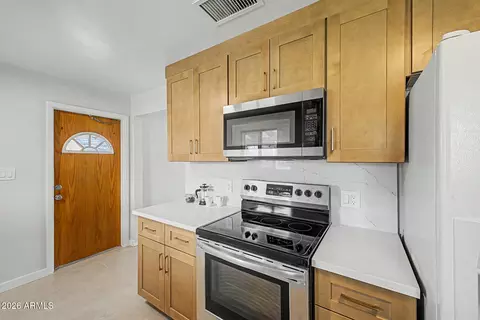Kitchen - 3409 E Indianola Ave, Phoenix, AZ 85018 photo 5 of 6
