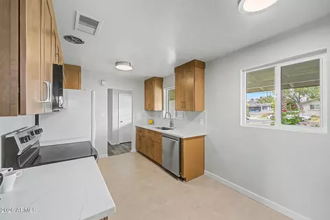 Kitchen - 3409 E Indianola Ave, Phoenix, AZ 85018 photo 3 of 6