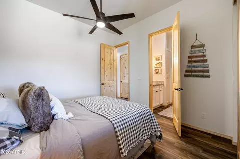 Bedroom - 2258 Big Bear Cir, Overgaard, AZ 85933 photo 4 of 4