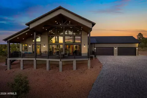 2258 Big Bear Cir, Overgaard, AZ 85933