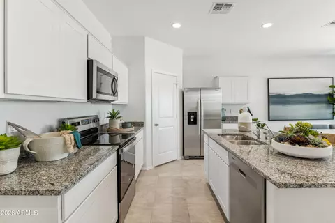 1569 E Glazier Dr E, Casa Grande, AZ 85122