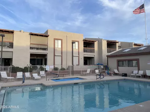 205 N 74th St #205, Mesa, AZ 85207