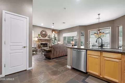 2107 E Beautiful Ln, Phoenix, AZ 85042 photo 14