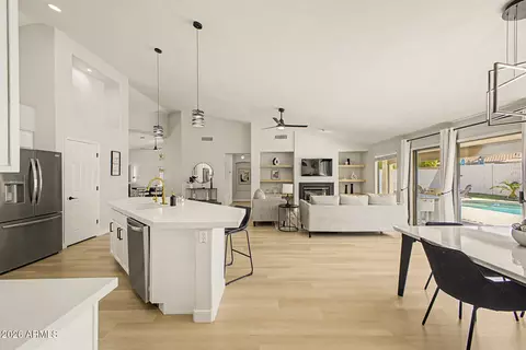 Kitchen - 1151 E Shannon St, Gilbert, AZ 85295 photo 4 of 6