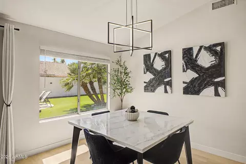 Dining - 1151 E Shannon St, Gilbert, AZ 85295 photo 3 of 4