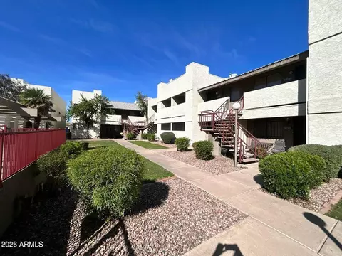 3301 Earll Dr #219, Phoenix, AZ 85018 photo 2