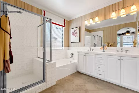 Bath - 4286 E Park Ave, Gilbert, AZ 85234 photo 2 of 4