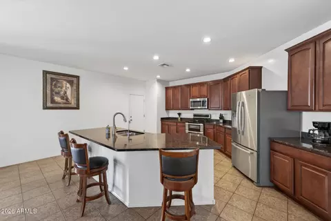 Kitchen - 4132 E Devon Dr, Gilbert, AZ 85296 photo 2 of 7