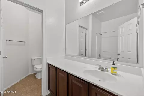 Bath - 4132 E Devon Dr, Gilbert, AZ 85296 photo 3 of 4