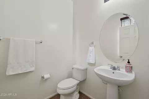 Bath - 4132 E Devon Dr, Gilbert, AZ 85296 photo 4 of 4