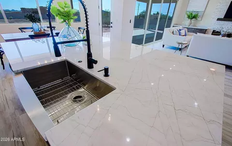 Kitchen - 19 E Desert Hills Dr, Phoenix, AZ 85086 photo 10 of 12