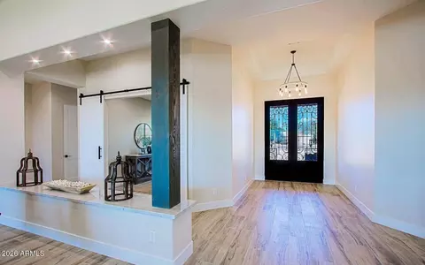 19 E Desert Hills Dr, Phoenix, AZ 85086