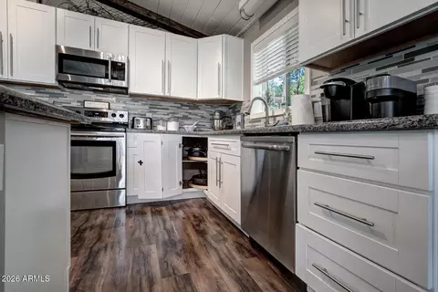 Kitchen - 6456 W Kenny Cir, Pine, AZ 85544 photo 3 of 4