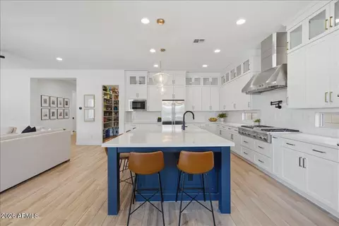 Kitchen - 10652 E Tarragon Ave, Mesa, AZ 85212 photo 2 of 4