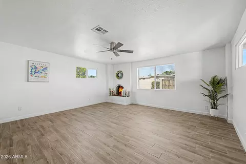 Living - 8221 N 29th Dr, Phoenix, AZ 85051 photo 6 of 6
