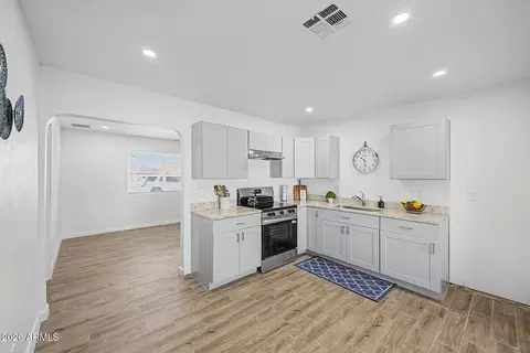Kitchen - 8221 N 29th Dr, Phoenix, AZ 85051 photo 3 of 4
