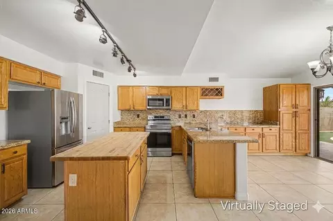 Kitchen - 459 W Princeton Ave, Gilbert, AZ 85233 photo 5 of 9