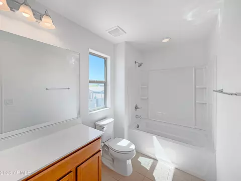 Bath - 3215 W Pollack St, Phoenix, AZ 85041 photo 4 of 5