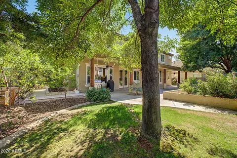 Exterior - 2886 E Washington Ave, Gilbert, AZ 85234 photo 2 of 6