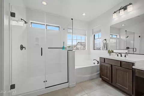 Bath - 821 E Silver Fox Way, Phoenix, AZ 85048 photo 2 of 4