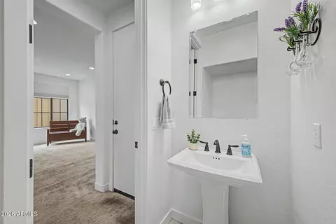 Entry Way - 821 E Silver Fox Way, Phoenix, AZ 85048 photo 4 of 5