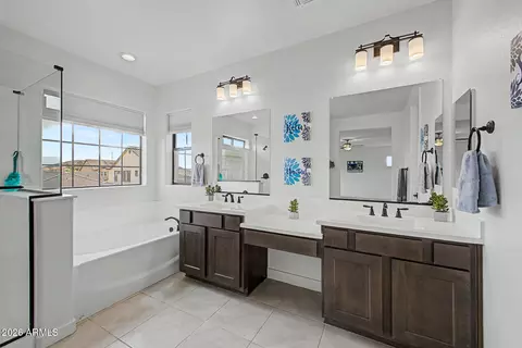 Bath - 821 E Silver Fox Way, Phoenix, AZ 85048 photo 1 of 4
