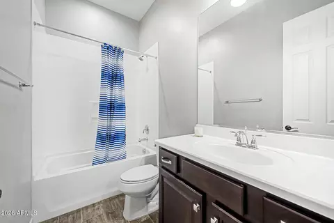 Bath - 4397 Evelyn St, Gilbert, AZ 85295 photo 3 of 4