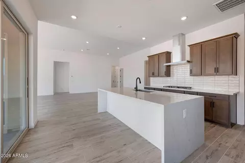 Kitchen - 821 W J Waltz Way, Apache Junction, AZ 85120 photo 4 of 5