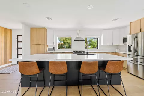 Kitchen - 6706 N 12th Way, Phoenix, AZ 85014 photo 2 of 7