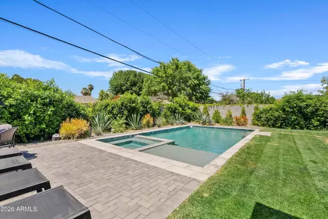 Exterior - 6706 N 12th Way, Phoenix, AZ 85014 photo 2 of 8