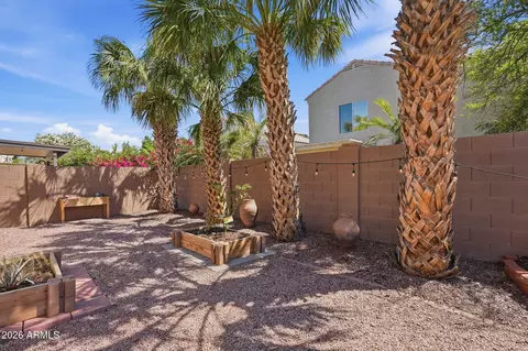 Exterior - 945 S Sailfish Dr, Gilbert, AZ 85233 photo 6 of 9