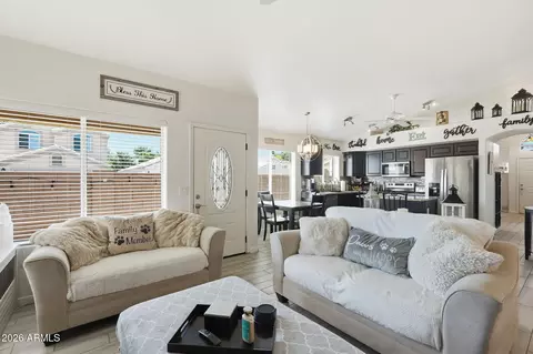 Living - 945 S Sailfish Dr, Gilbert, AZ 85233 photo 2 of 5