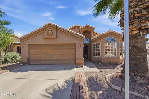 945 S Sailfish Dr, Gilbert, AZ 85233
