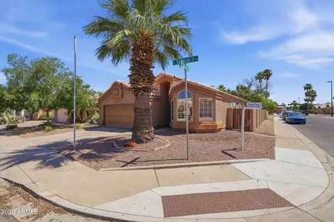 Exterior - 945 S Sailfish Dr, Gilbert, AZ 85233 photo 2 of 9