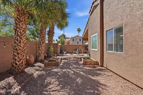 Exterior - 945 S Sailfish Dr, Gilbert, AZ 85233 photo 8 of 9